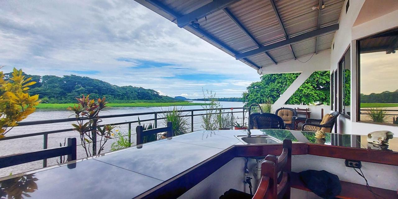 Tortuguero Adventures Guesthouse Экстерьер фото