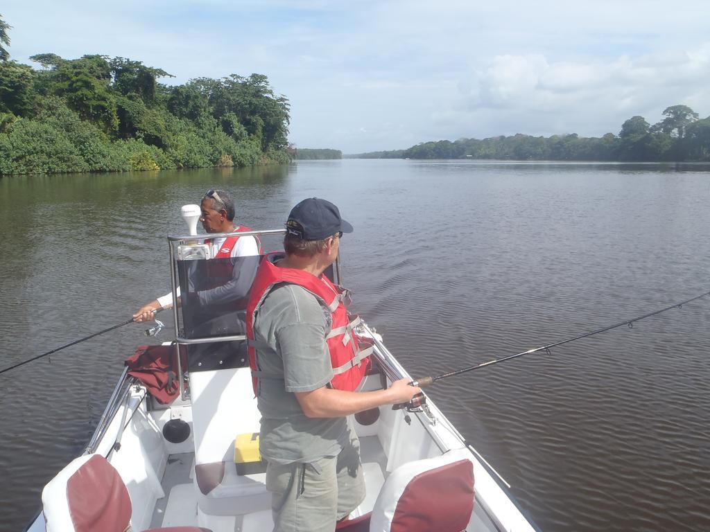 Tortuguero Adventures Guesthouse Экстерьер фото